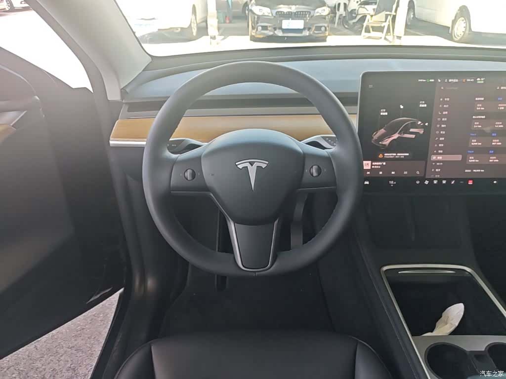 Tesla Model Y, 2021 11