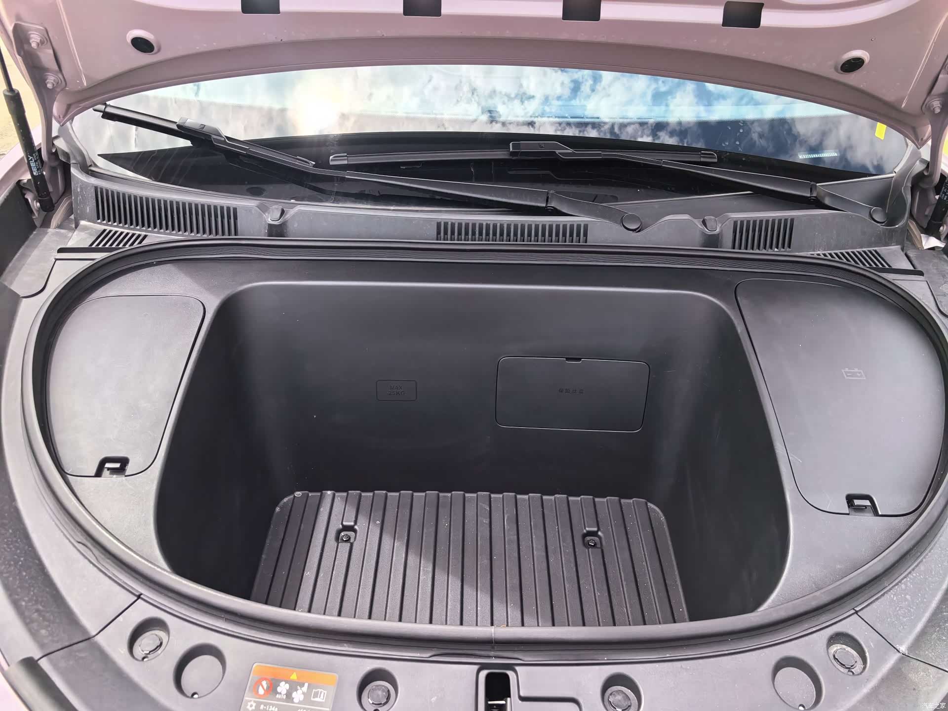 Geely Xingyuan, 2025 14