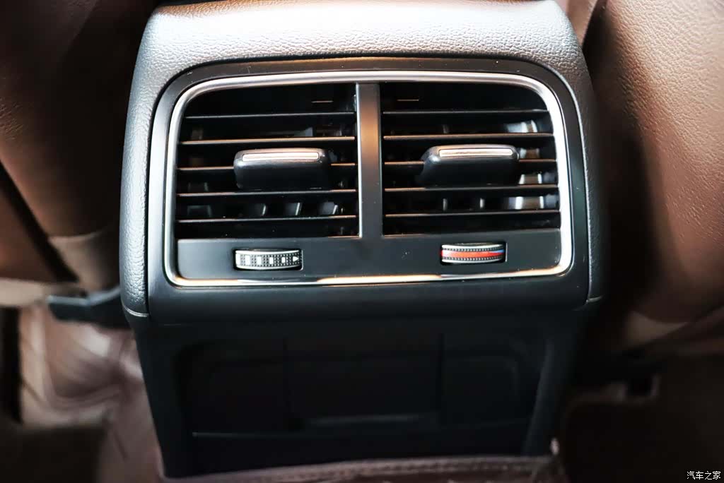 Audi A4L, 2015 24