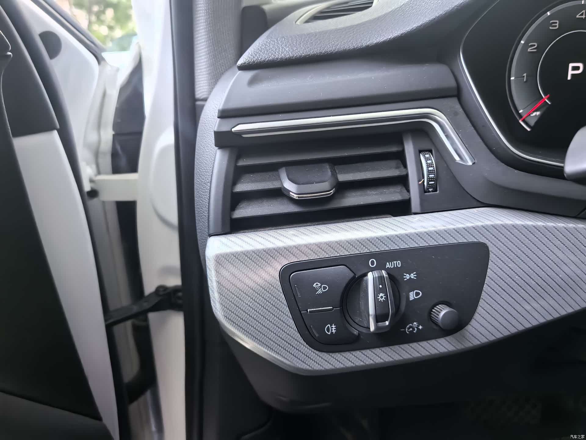 Audi A4L, 2021 23