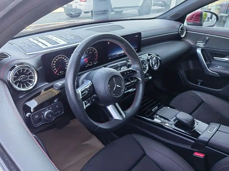 Mercedes-Benz Class A Mercedes-Benz Class A