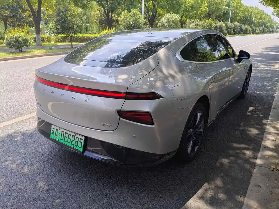 XPENG P7