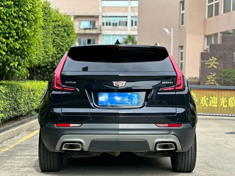 Cadillac XT4