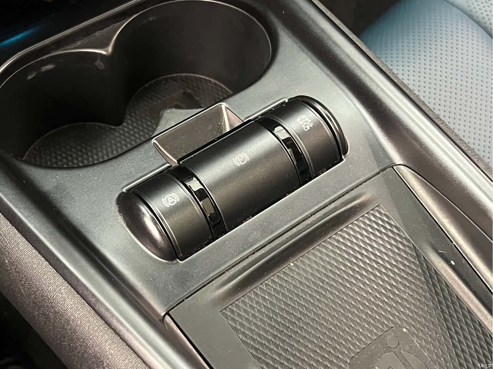 BYD Dolphin, 2023 19