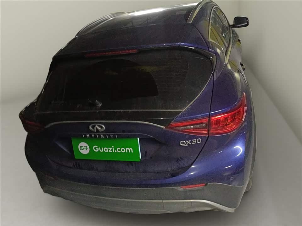 Infiniti QX30