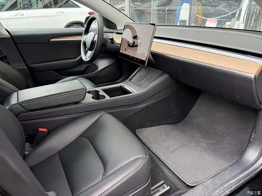 Tesla Model 3, 2023 16
