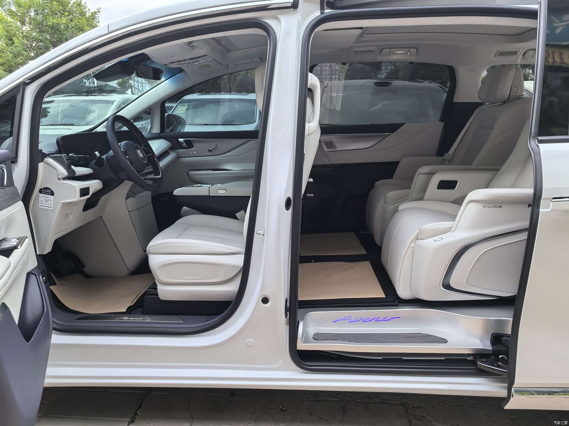 Buick GL8, 2025 11
