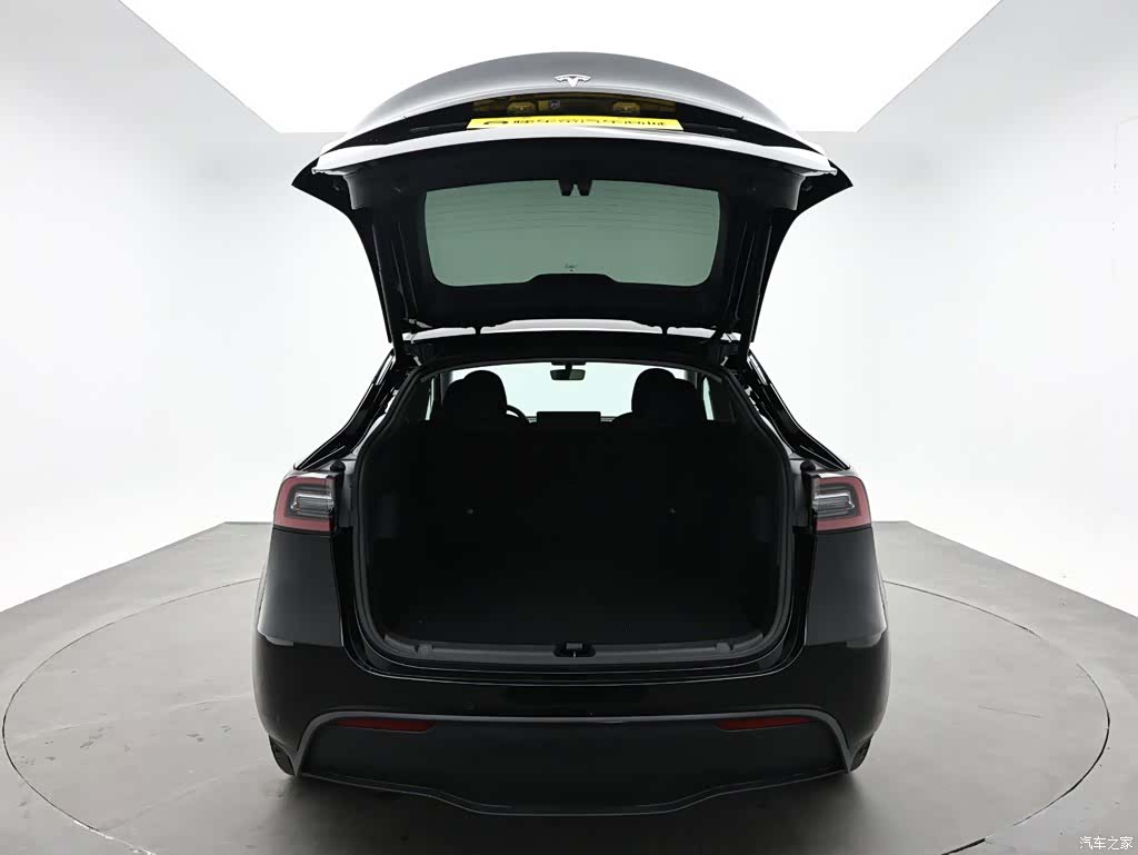 Tesla Model Y, 2021 10
