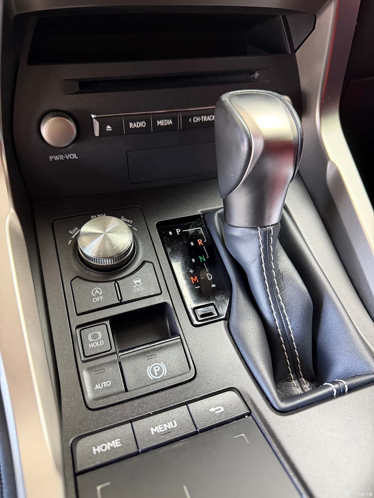 Lexus NX, 2021 11