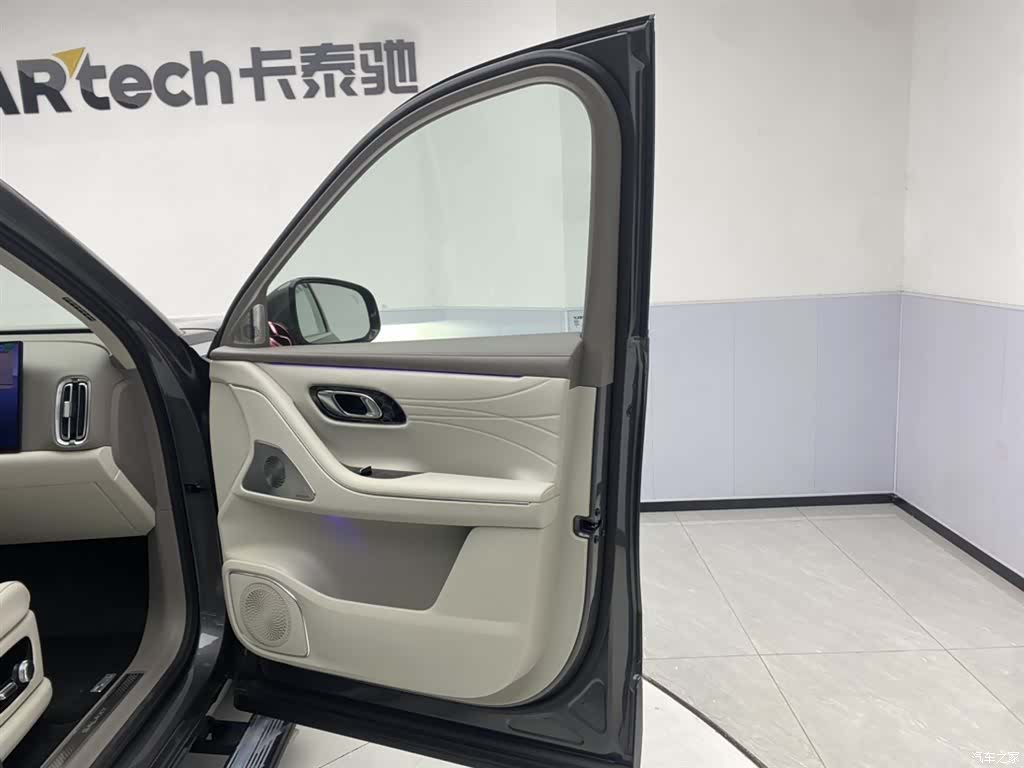 Geely M9, 1900 27