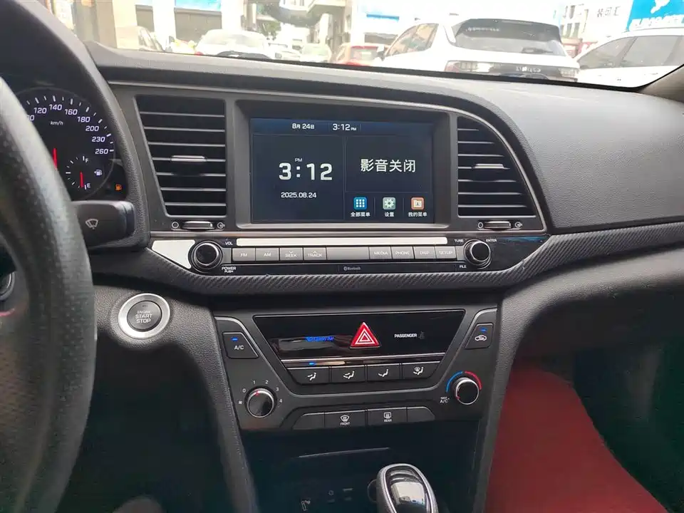 Hyundai Lead Hyundai Lead