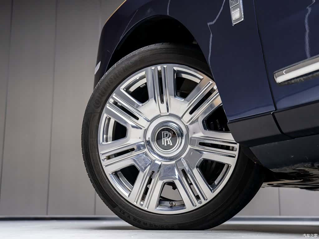 Rolls-Royce Cullinan, 2022 6