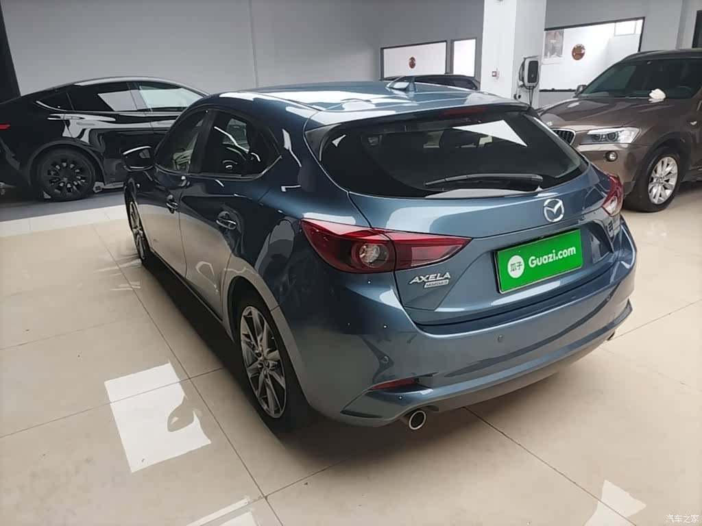 Mazda Mazda3, 2018 все фото