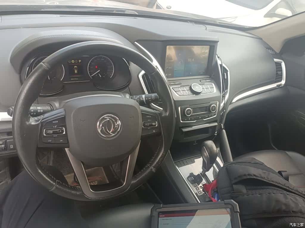 DongFeng AX7, 2016 10