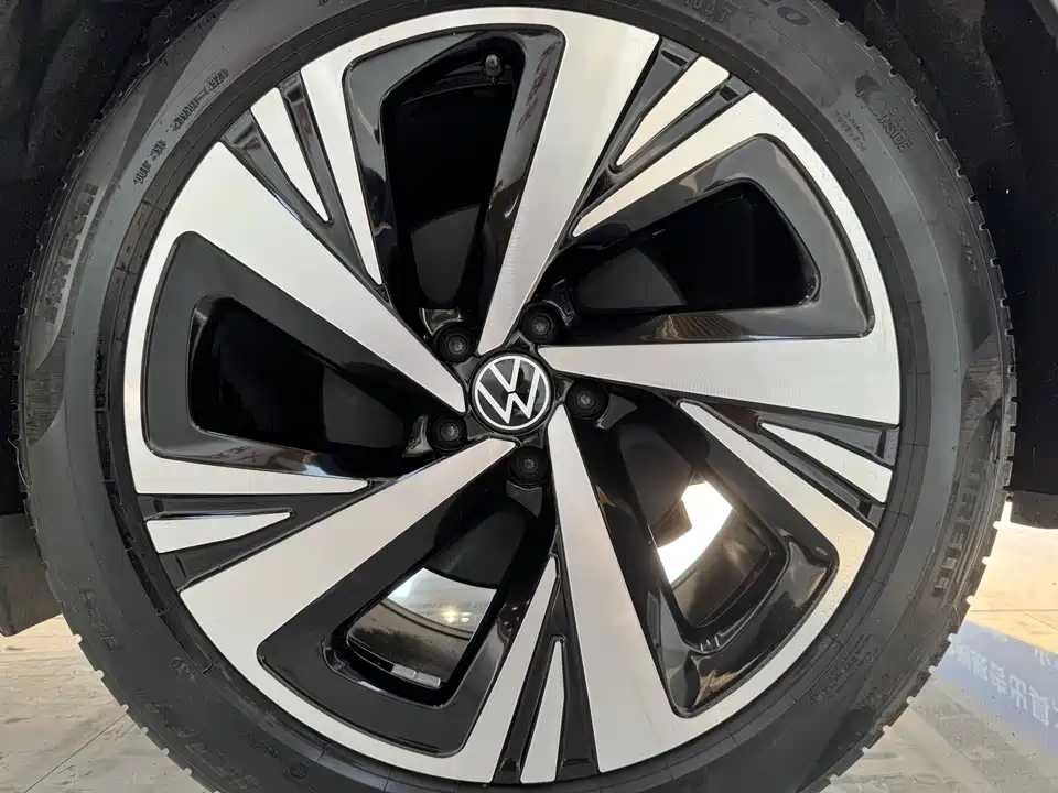 Volkswagen ID.6 CROZZ