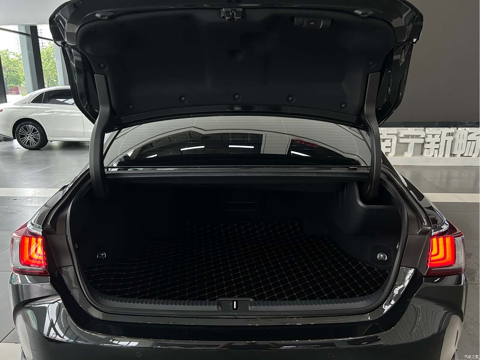 Lexus ES, 2022 19