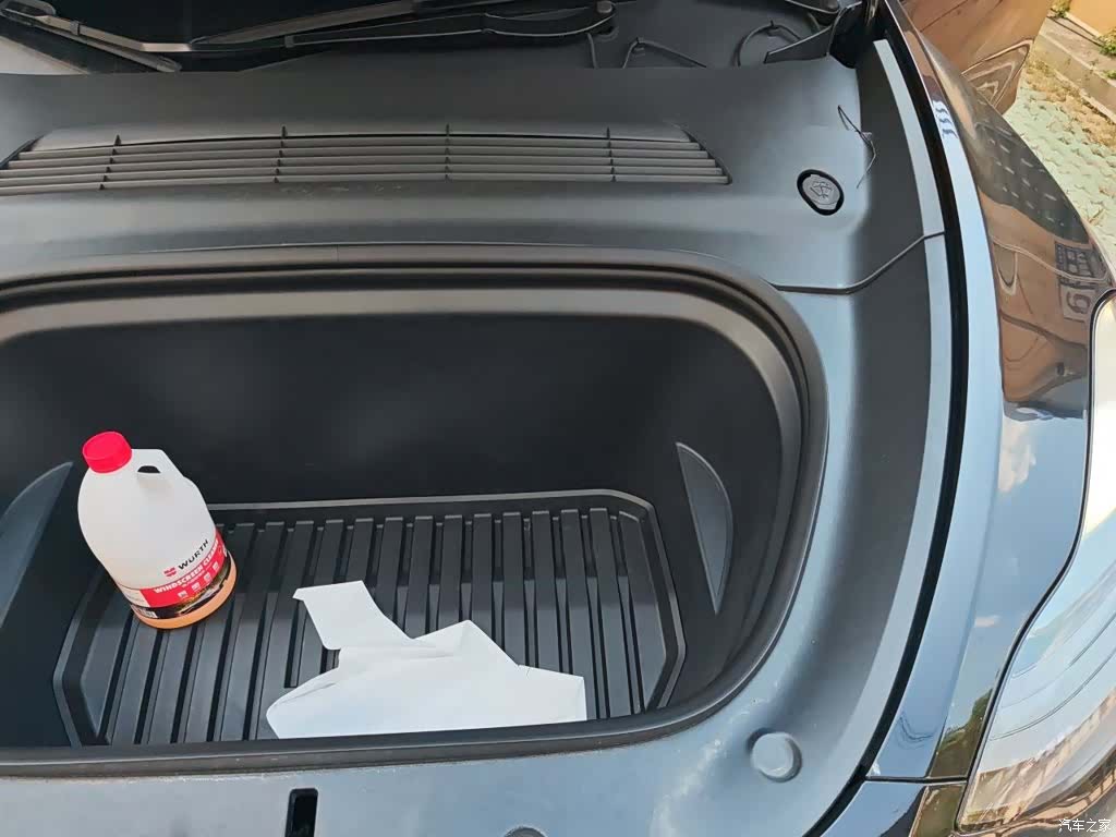 Tesla Model Y, 2023 23