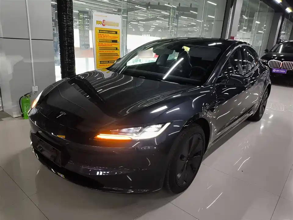 Tesla Model 3 Tesla Model 3