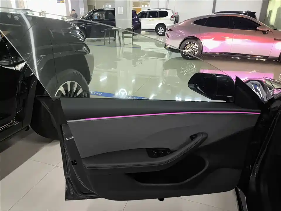 Tesla Model 3 Tesla Model 3
