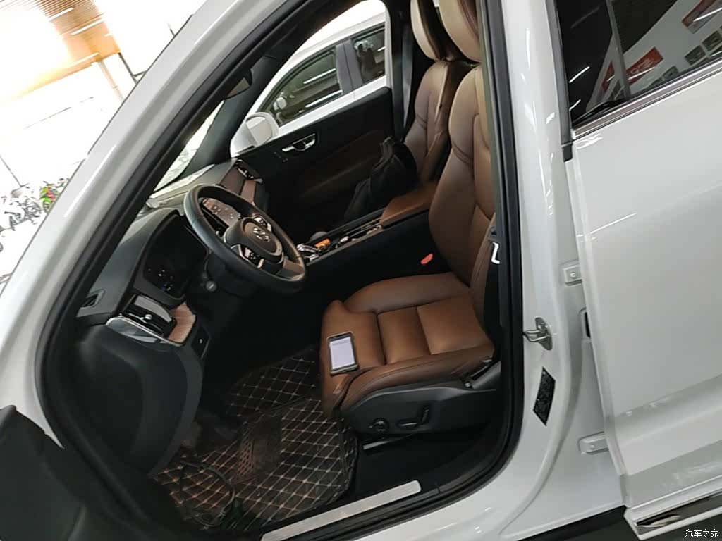 Volvo XC60, 2024 15