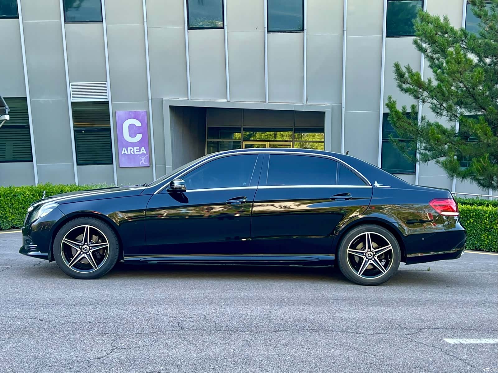 Mercedes-Benz E-Class, 2015 13
