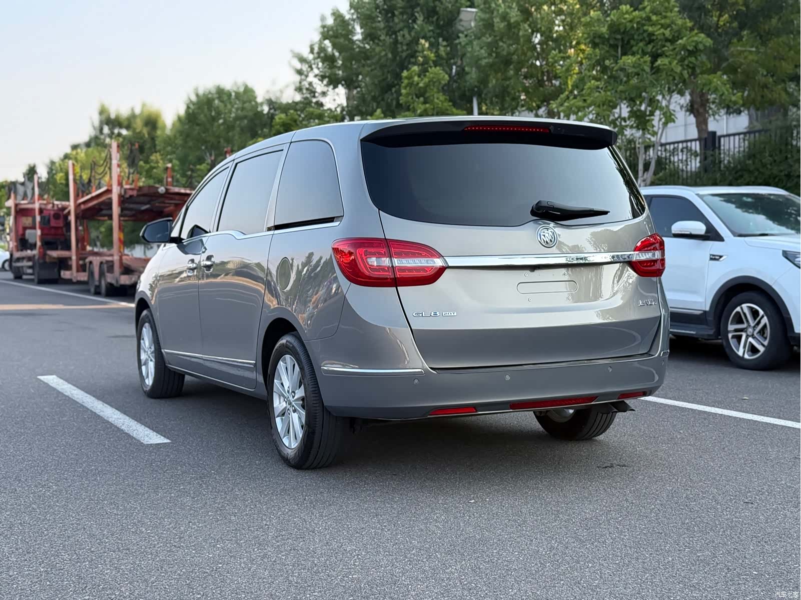 Buick GL8, 2019 4