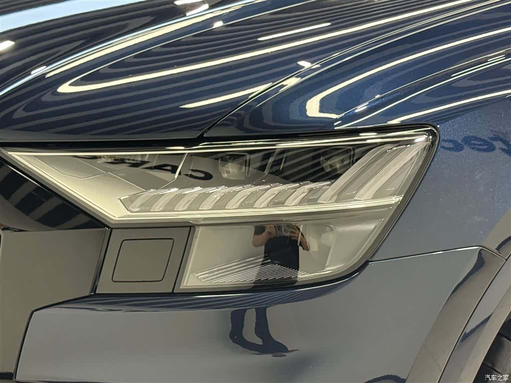 Audi Q8, 2024 8