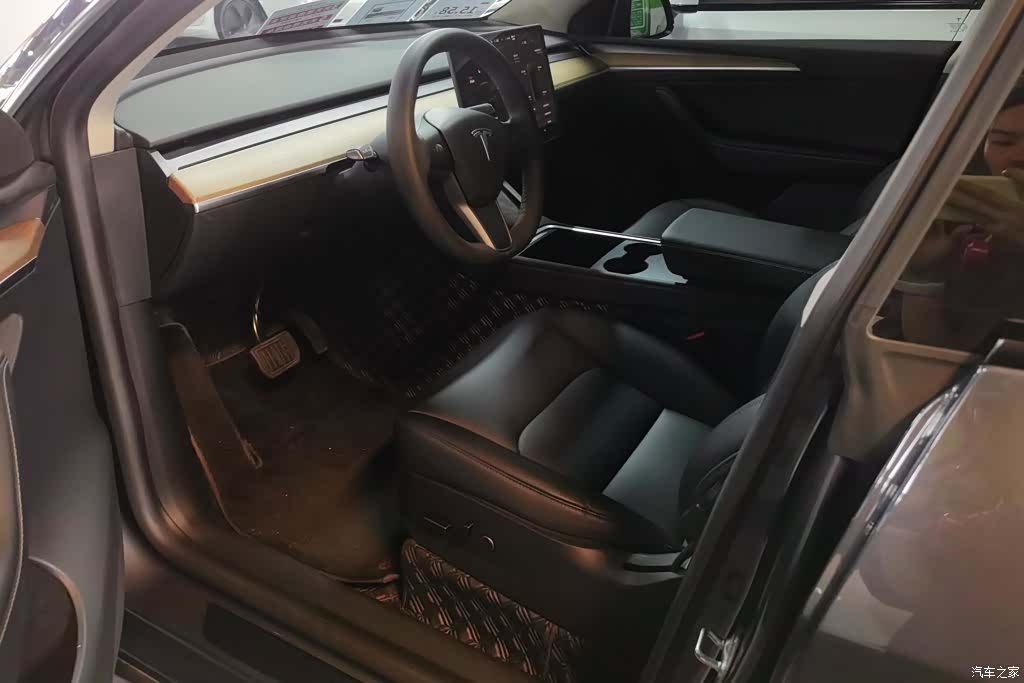 Tesla Model Y, 2022 9