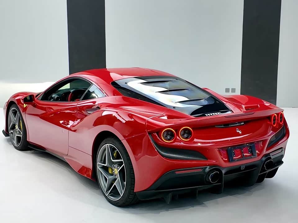 Ferrari F8