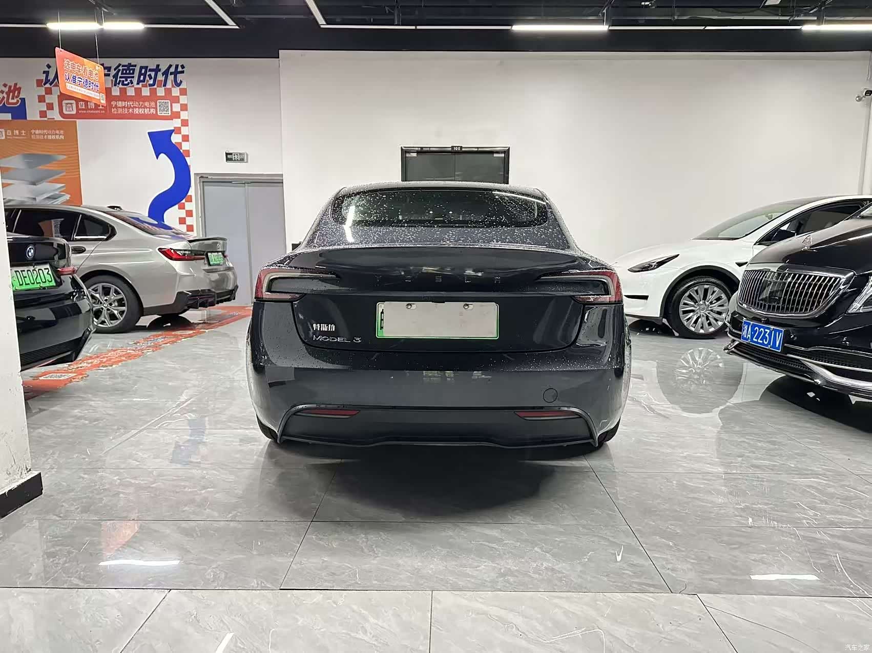 Tesla Model 3, 2025 8