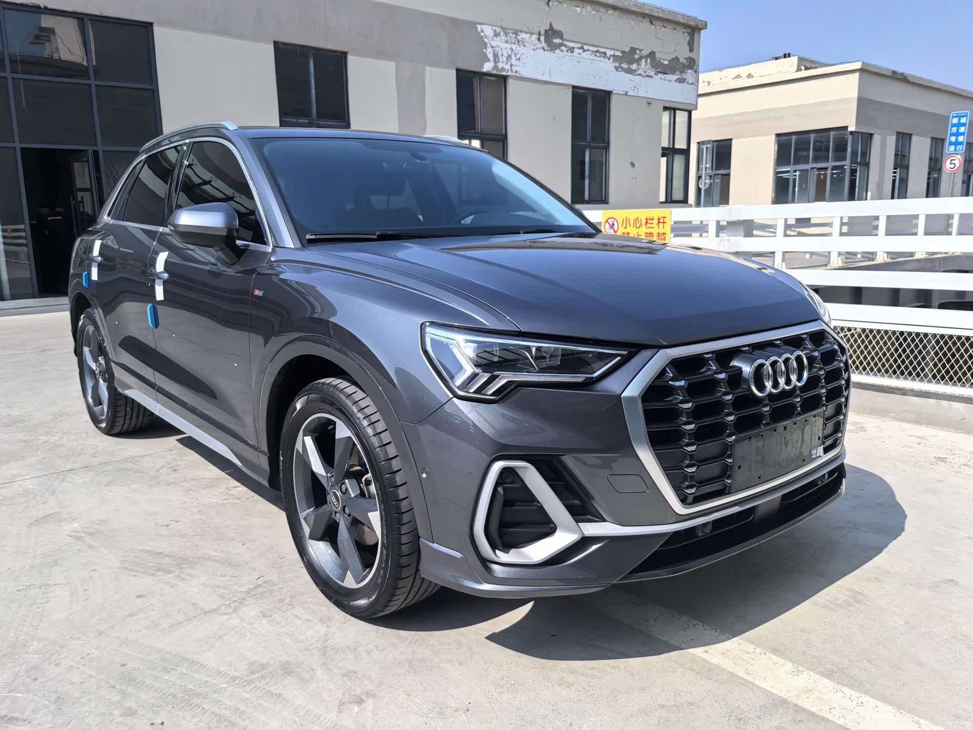 Audi Q3, 2022 3