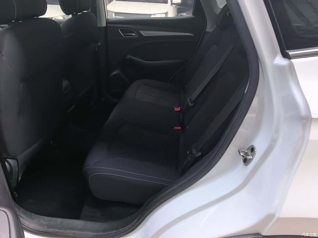 Roewe RX3, 2020 17