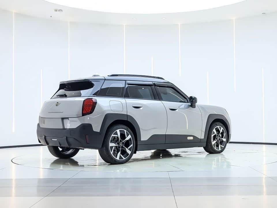 MINI Electric ACEMAN