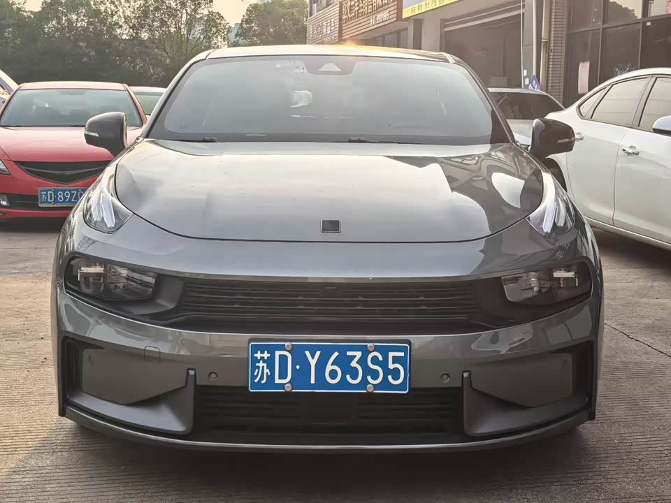 Lynk & Co 03 Lynk & Co 03
