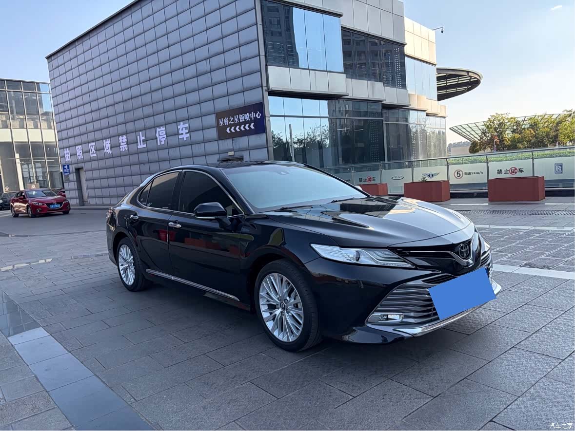 Toyota Camry, 2019 3