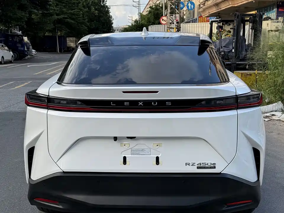 Lexus RZ