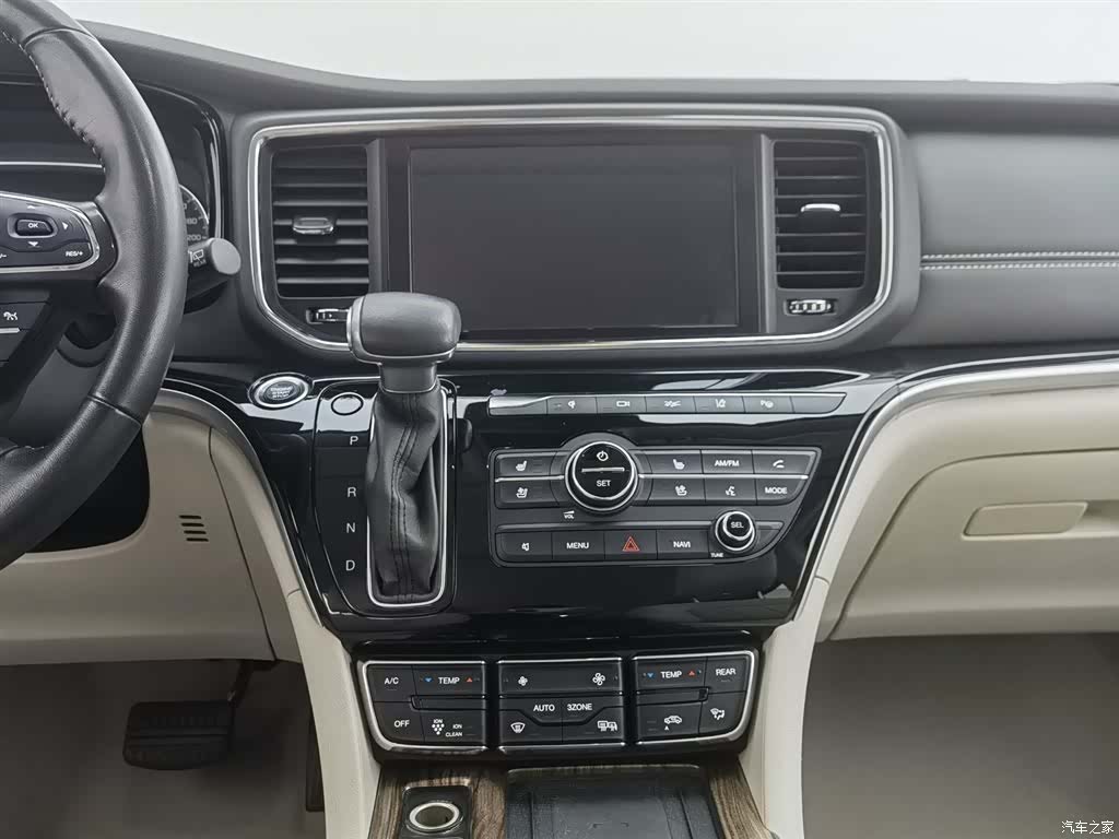 Trumpchi M8, 2018 12
