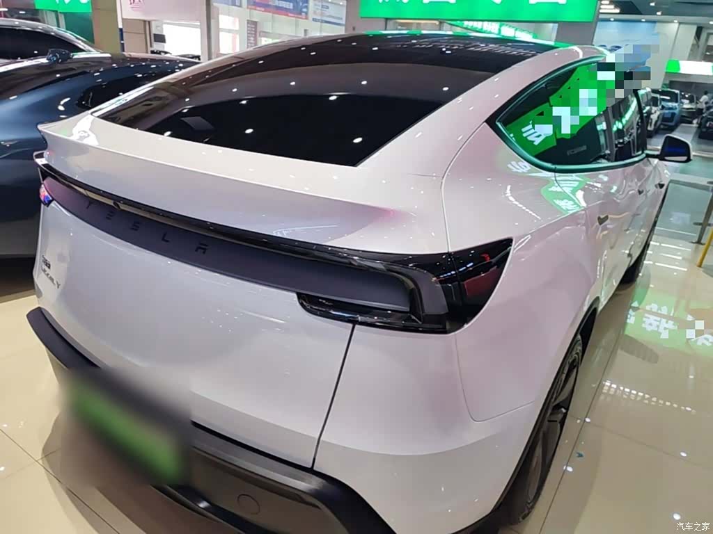 Tesla Model Y, 2026 7