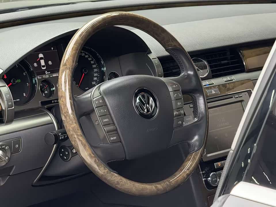Volkswagen Phaeton