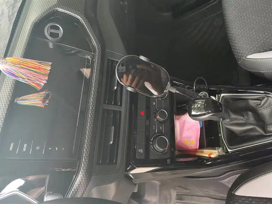 Volkswagen Exploring the shadow