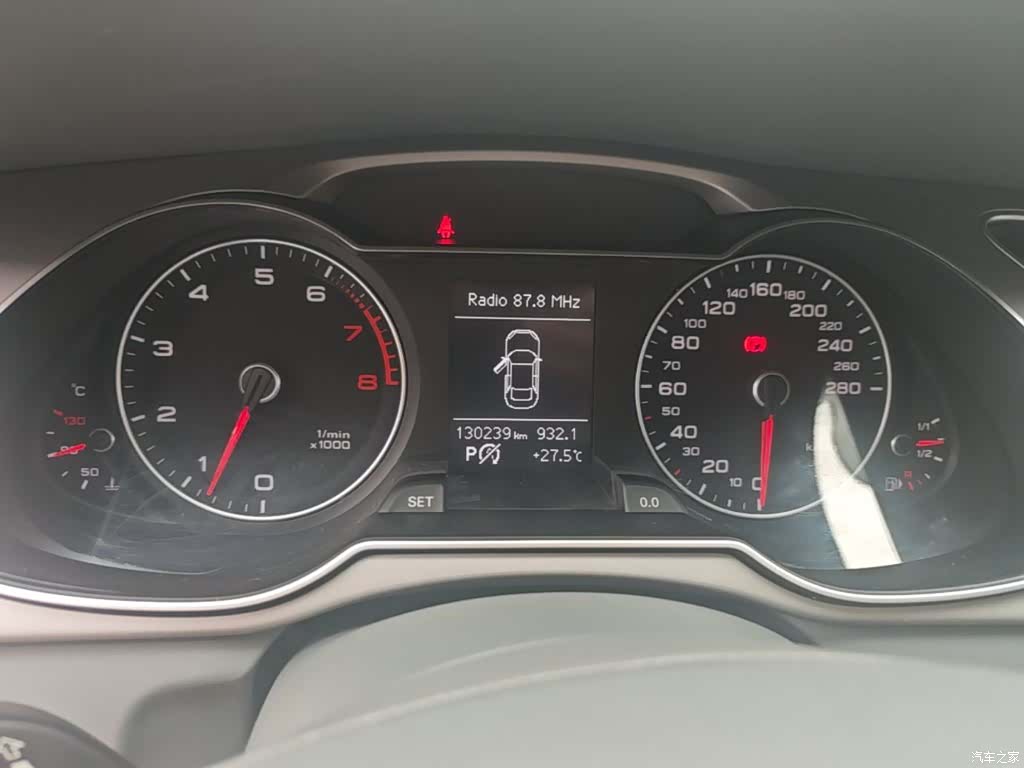 Audi A4L, 2016 12