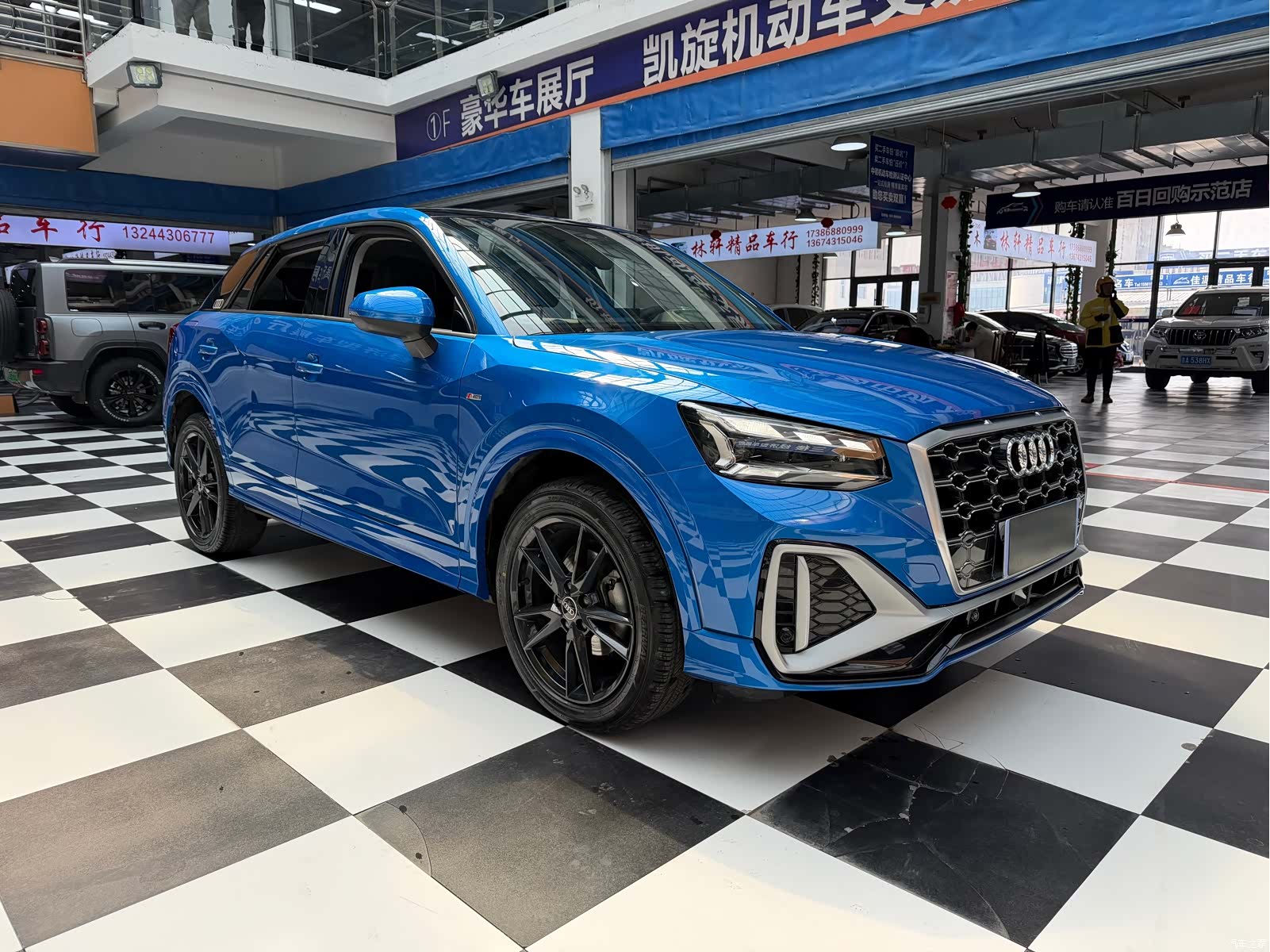 Audi Q2L, 2023 3