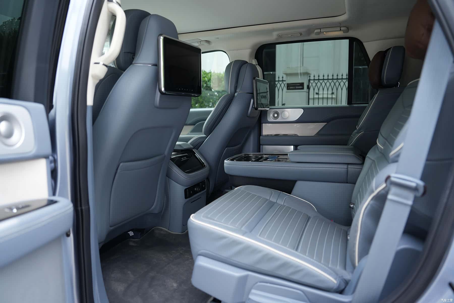 Lincoln Navigator, 2022 18