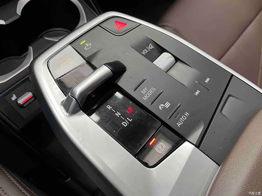 BMW X1, 2023 все фото