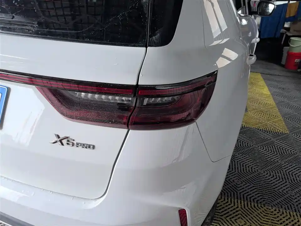 Geely Vision X6