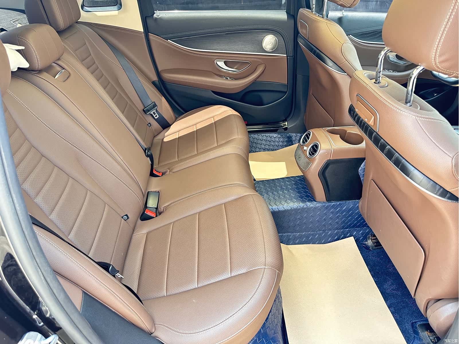 Mercedes-Benz E-Class, 2020 18