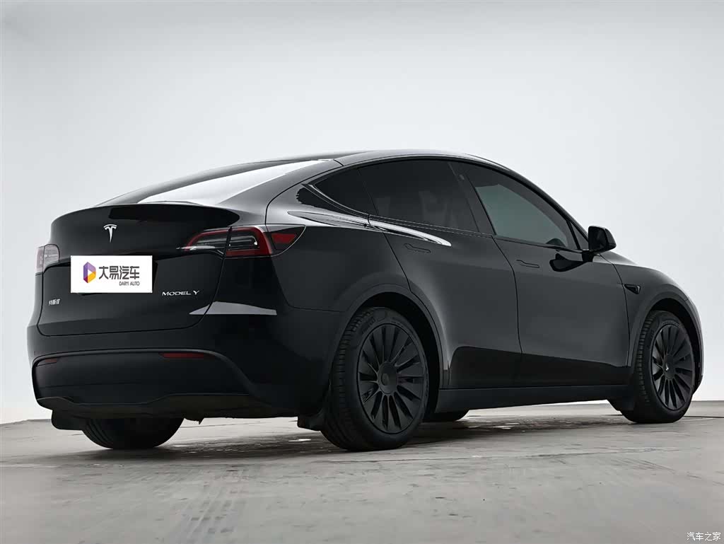 Tesla Model Y, 2023 3