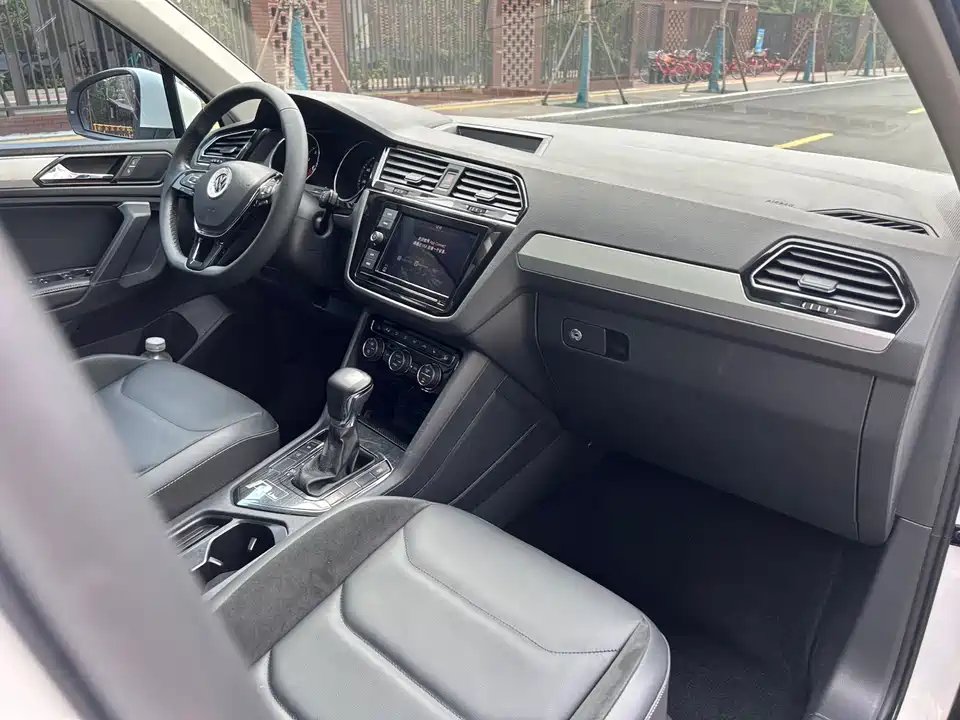 Volkswagen Tiguan L