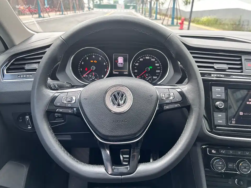 Volkswagen Tiguan L