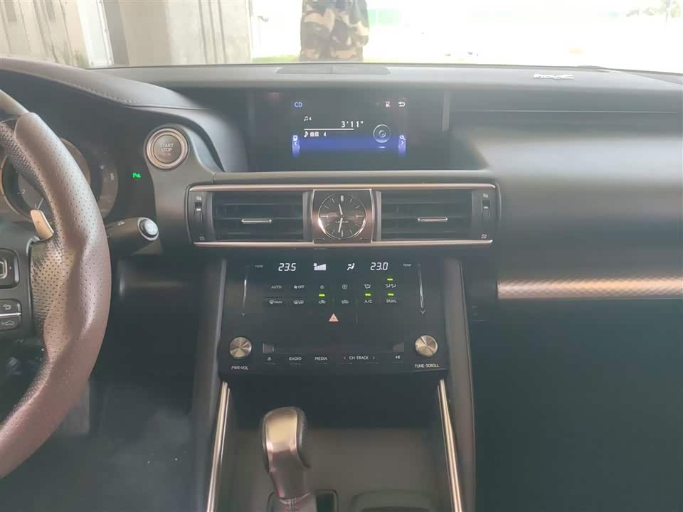 Lexus IS